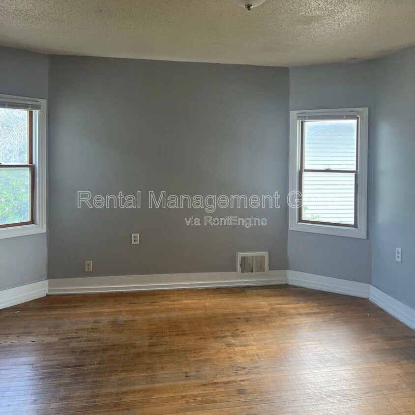 Foto principal - 2110 Fremont Ave N