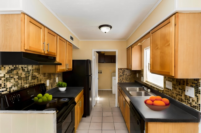 Photo - A beautiful and spacious 3 bedroom and 1 full bathroom house in the heart of Kissimmee