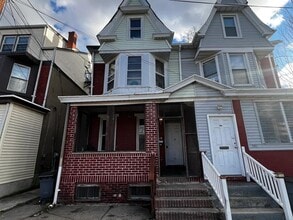 Building Photo - 943 E State St
