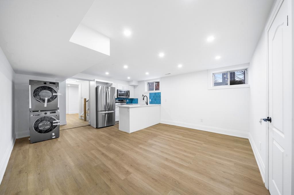 Photo principale - 2294 Lake Shore Blvd W