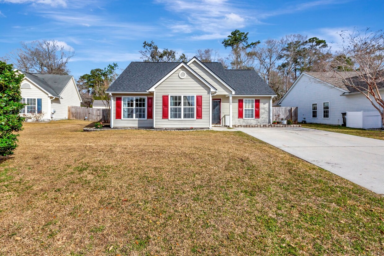 Primary Photo - Beautifully Upgraded 3-Bedroom Home with P...