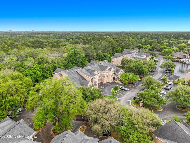 Building Photo - 13810 Sutton Park Dr N