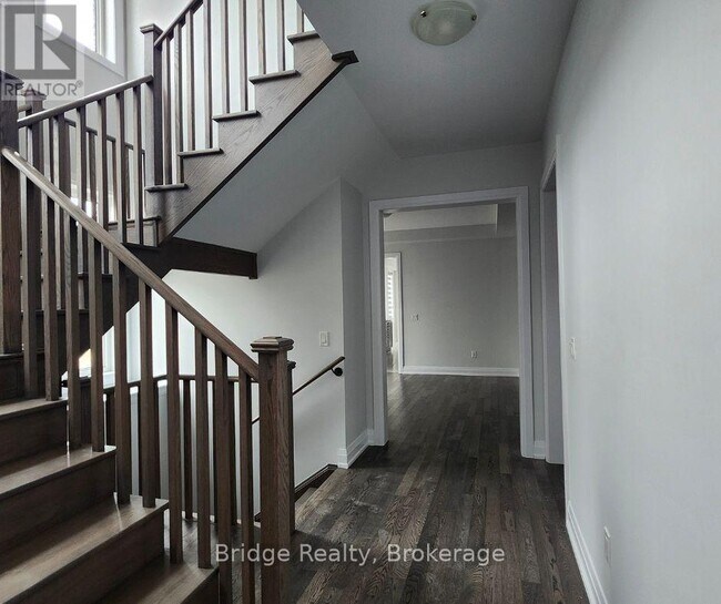 Photo du bâtiment - 1439 Upper Thames Dr