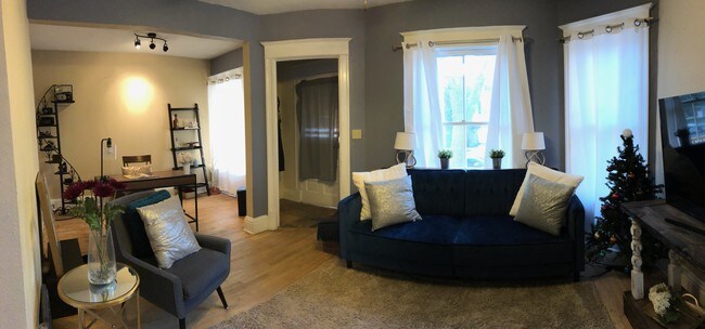 Foto del edificio - 2119 E Bradford Ave