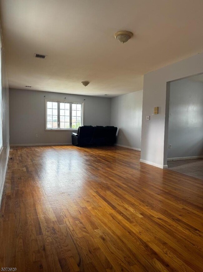 Foto del edificio - 589 Meadow St
