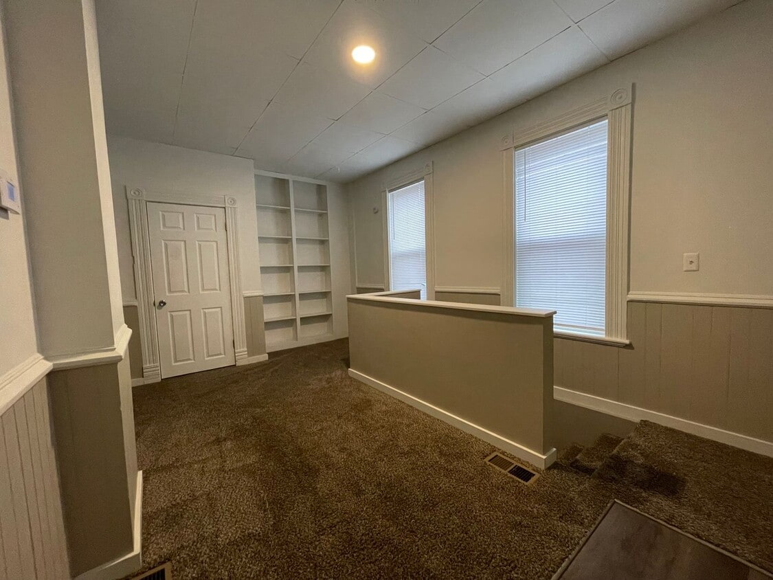 2301 S 11th St Unit 2301 1/2 B S 11th St., Saint Joseph, MO 64503