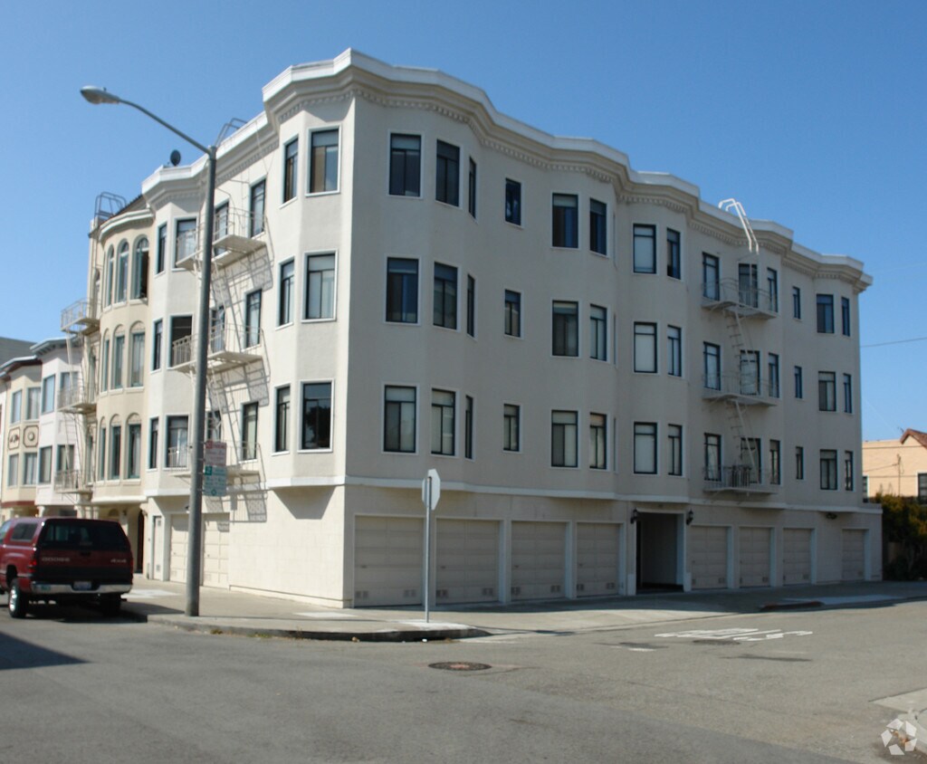 Building Photo - 101 Capra Way