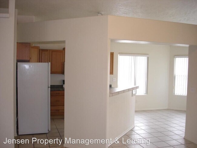 Foto del edificio - 5 br, 2 bath House - 2132 East 550 North