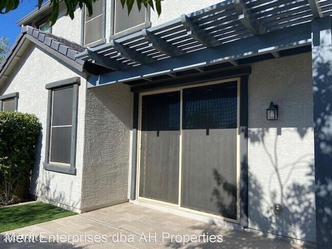 Foto del edificio - 3 br, 2.5 bath House - 2059 W DESERT HOLLO...