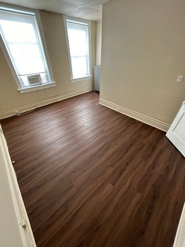 Foto del edificio - 4401 Harris Ave