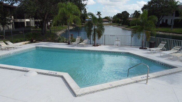 Foto del edificio - 5273 Treetops Dr