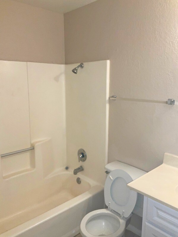 Building Photo - 1121 Barstow Rd