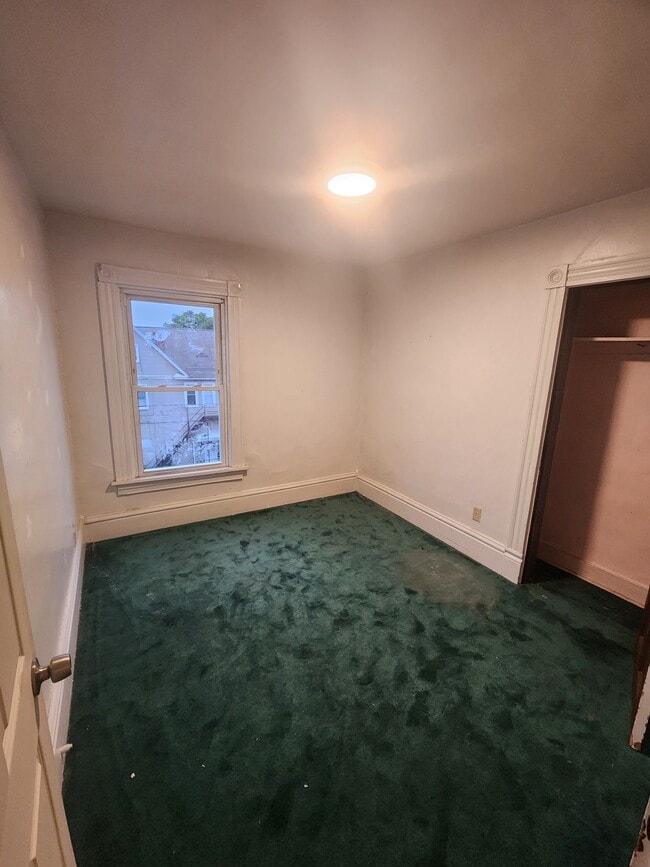Bedroom 3 ( 10.5x9) - 340 Virginia Ave