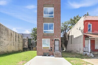 Building Photo - 950 N 43rd St