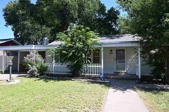 Building Photo - 1606 Bland St