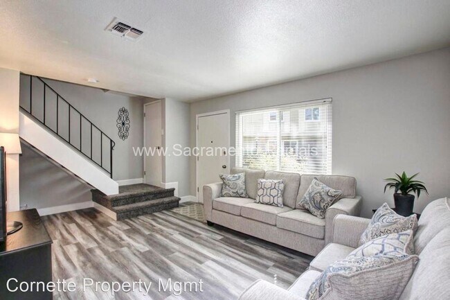 Building Photo - 8839 Salmon Falls Dr