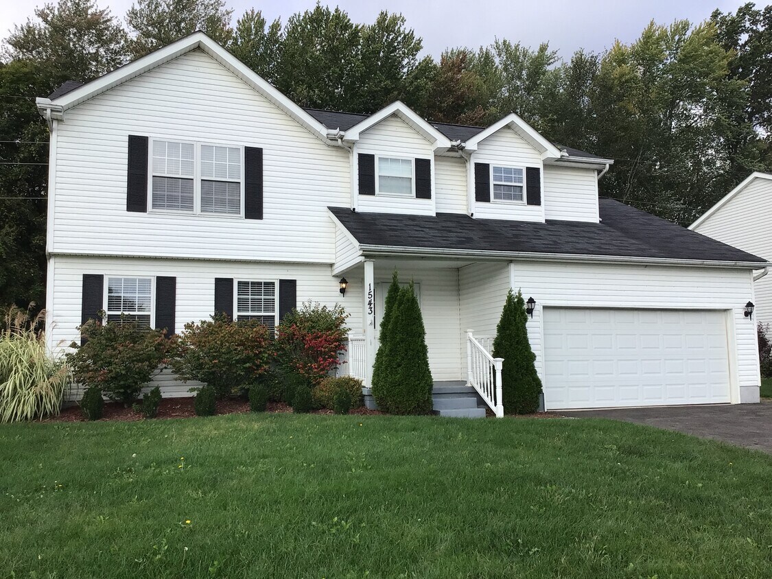 Primary Photo - 1543 Windsong Drive