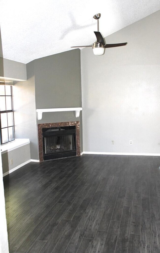 Foto del edificio - 4901 E Kelton Ln