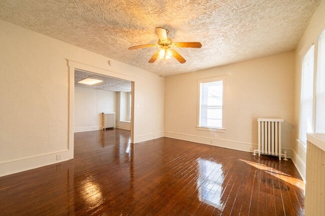 Foto del edificio - Beautifully refreshed 4-bedroom, 2-bath home in Millville