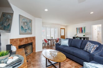 Building Photo - 718 Ensenada Ct