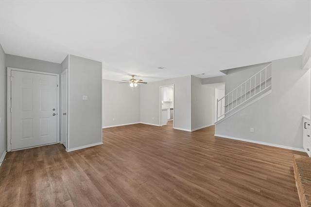 Foto del edificio - 4005 Ridgebrook Dr