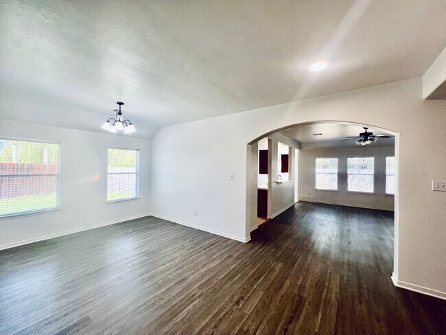 Foto del edificio - 8530 Windy Thicket Ln