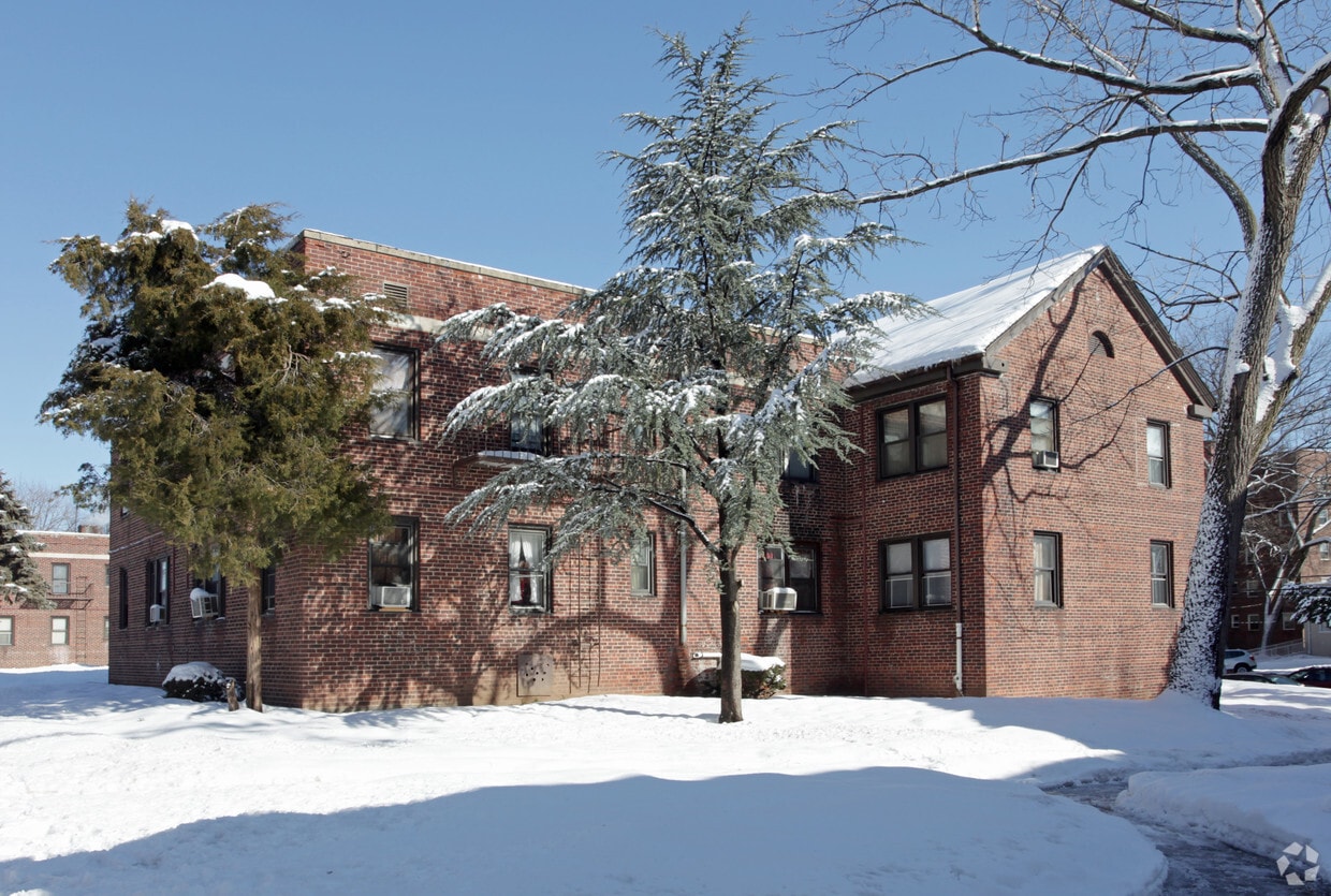 612 N Broad St - Salem Park Apartments