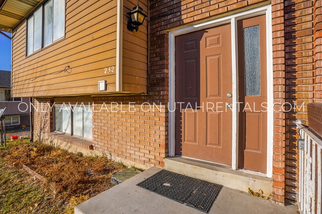 Photo - 230 W Foxbridge Dr Apartment