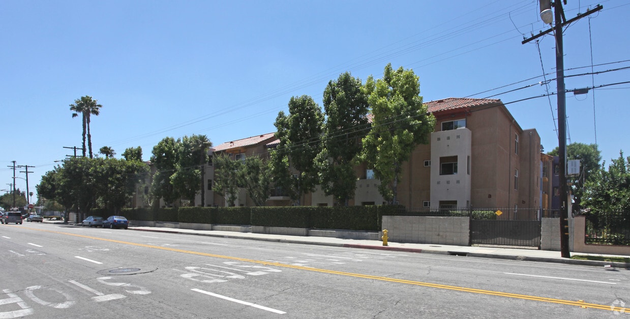 Primary Photo - 100 4111 Tyler Avenue