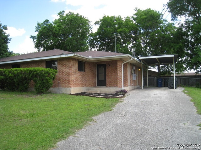 Building Photo - 703 Woodcrest Cir