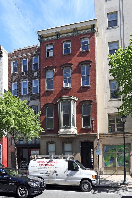 Primary Photo - 2031 Chestnut St