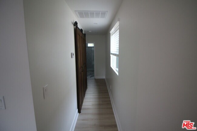 Foto del edificio - 3541 Homeland Dr
