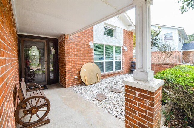 Building Photo - 21431 Park Bend Dr