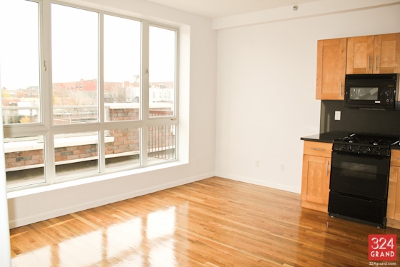 Dining Area - 324 Grand Ave