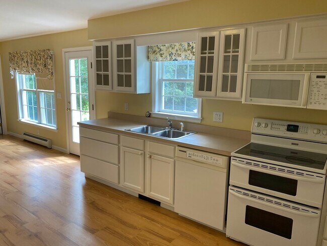 Foto del edificio - Coming Soon! Charming 3-Bedroom Home with ...