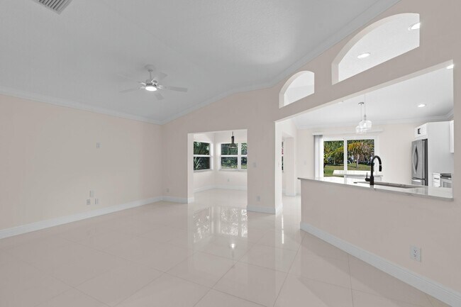 Building Photo - 1151 Delray Lakes Dr