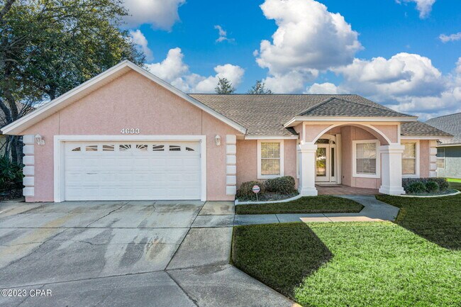 Foto del edificio - 4633 Delwood Park Blvd