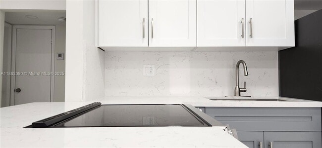 Building Photo - 830 NE 143rd St