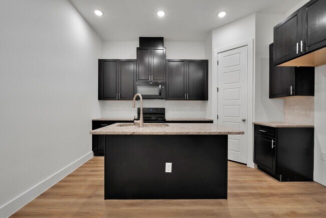 Foto del edificio - 5150 Kelwood St