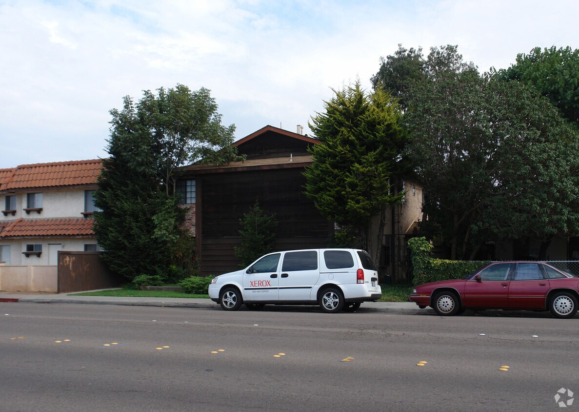 Building Photo - 809 9th St
