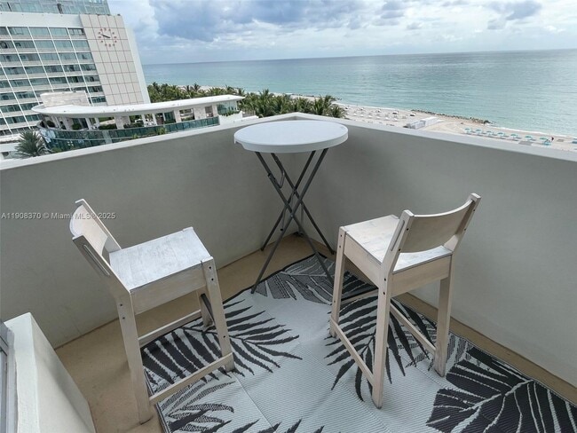 Building Photo - 2899 Collins Ave