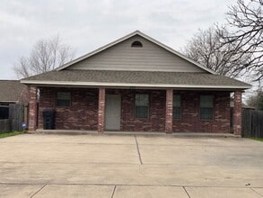 Building Photo - 307 Church