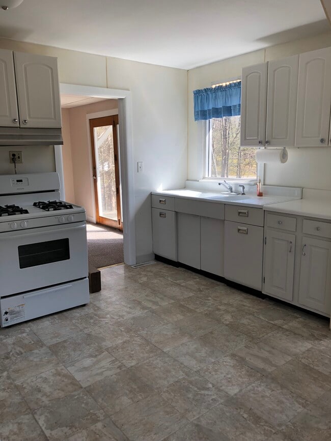 230 Hawleys Corners Rd, Highland, NY 12528 House Rental in Highland, NY