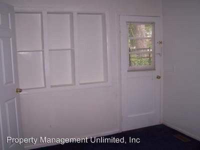 Foto del edificio - 1725 Belcher Cir