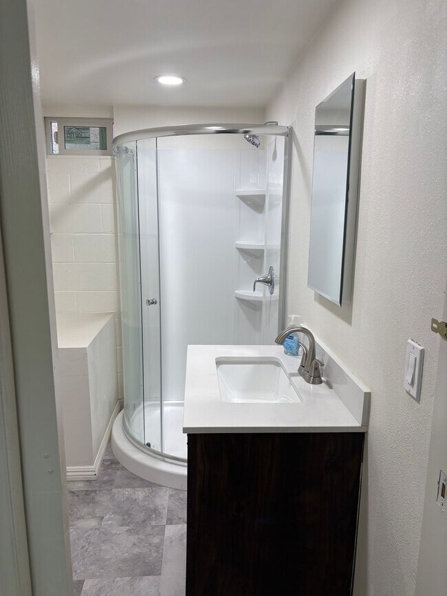 Foto del edificio - Charming 1 BR 1BA studio for rent.