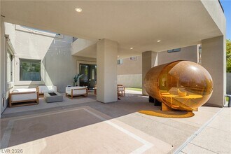Building Photo - 10277 Green Ember Dr