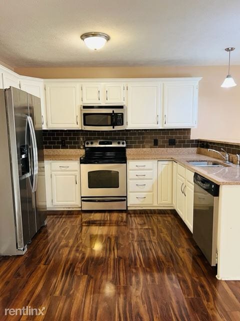 Building Photo - 3 br, 2.5 bath Townhome - 1798 N 177th Plz