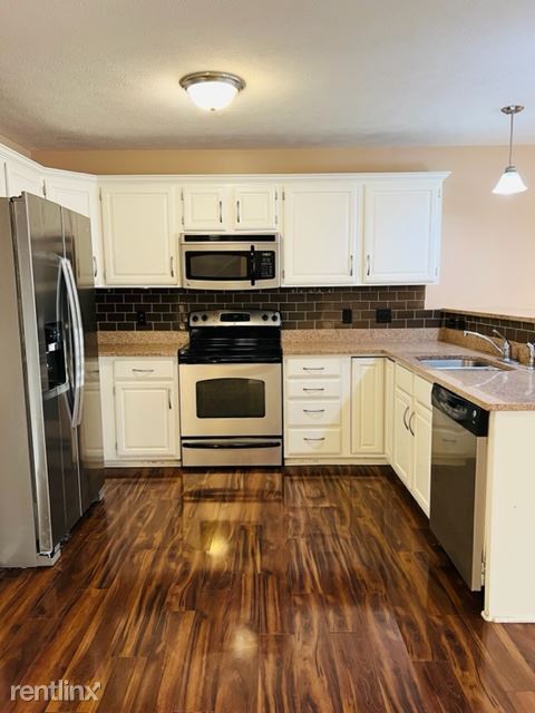 Foto del edificio - 3 br, 2.5 bath Townhome - 1798 N 177th Plz