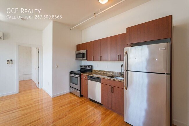 Building Photo - 4 Leverington Ave