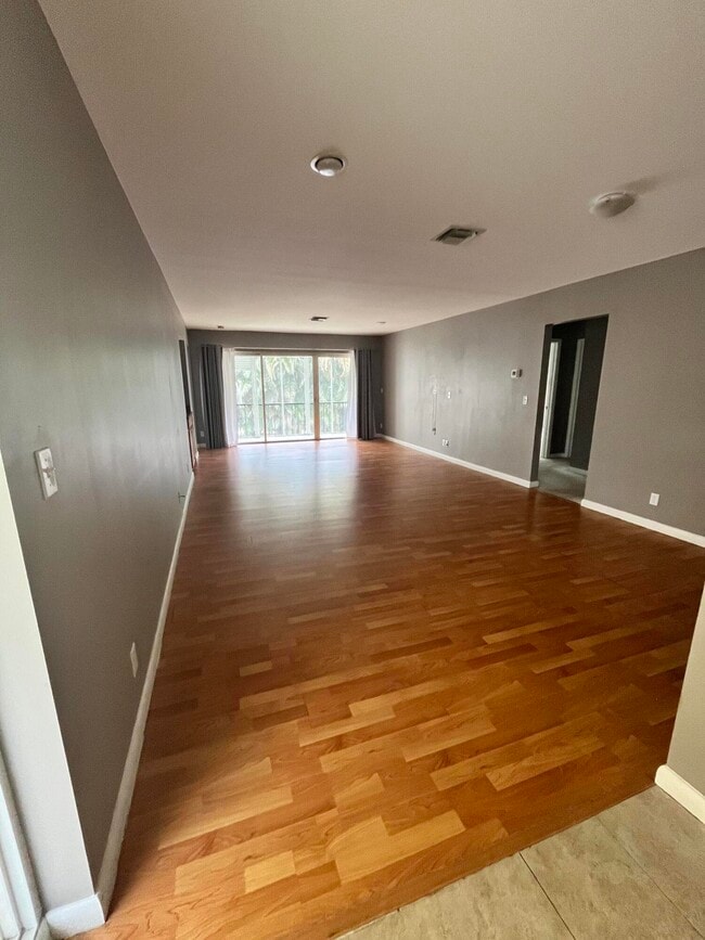 Building Photo - 1700 Presidential Way